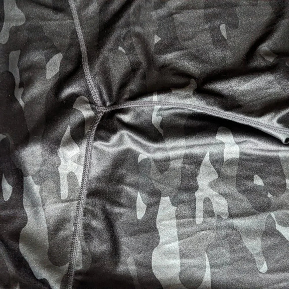 Nike Dry Fit Black Camo Leggings Women's Size Medium Active Gym - Picture 7 of 9